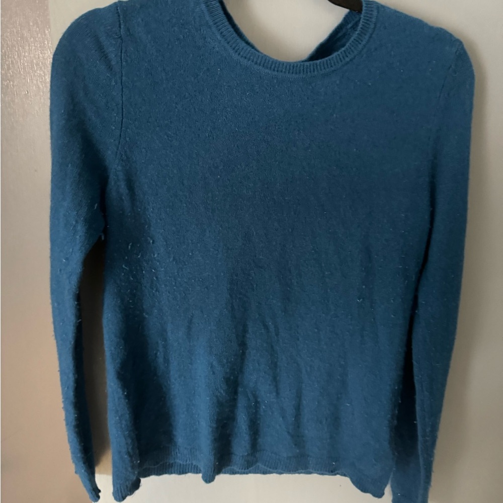 Cashmere blue sweater